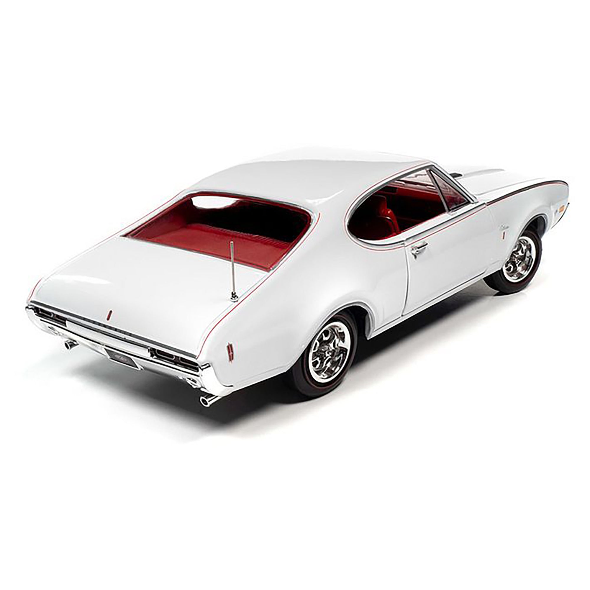 American Dioramas 1968 Oldsmobile Cutlass S W31 Hardtop Muscle Car and Corvette Nationals (MCACN) 1:18 Diecast Vehicle