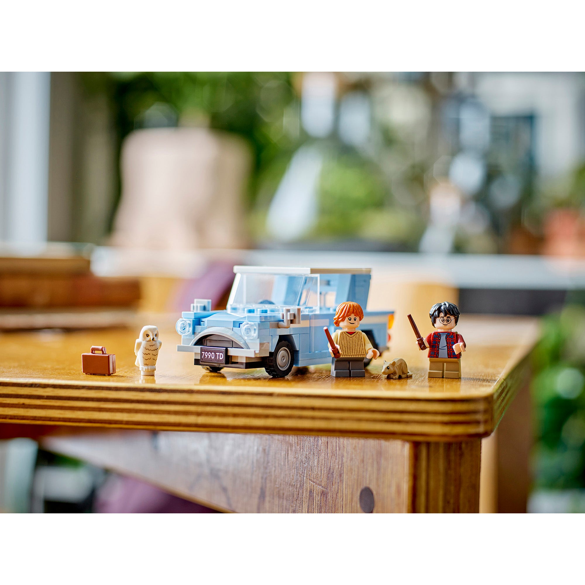 LEGO Harry Potter Flying Ford Anglia 76424, (165-Pieces)